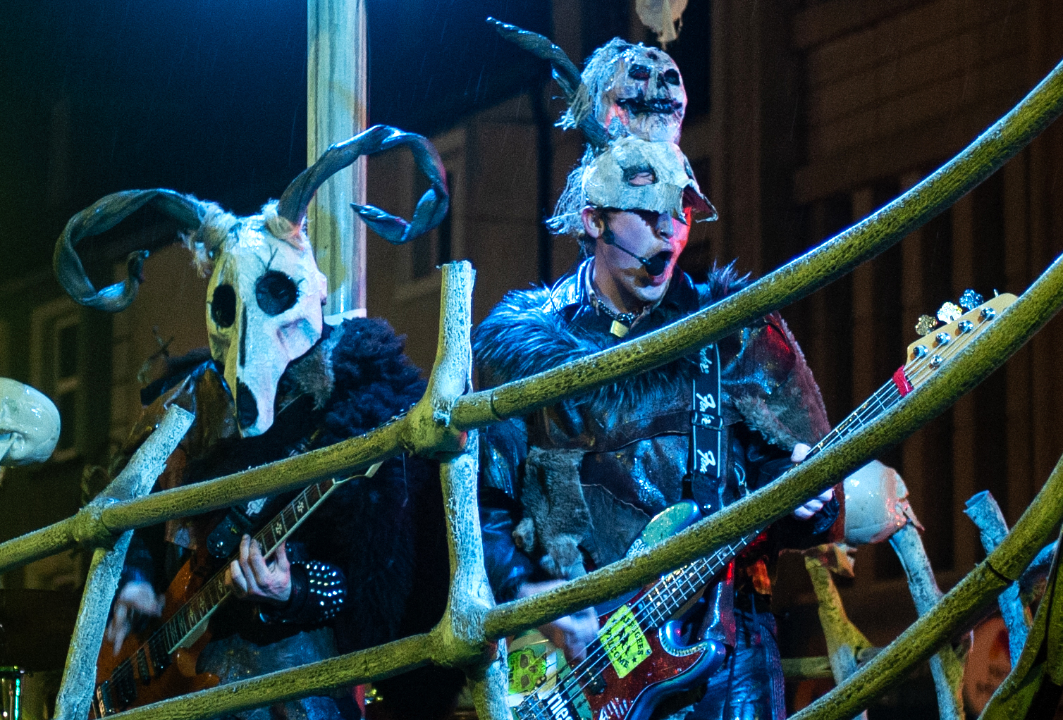 Street-performance-3